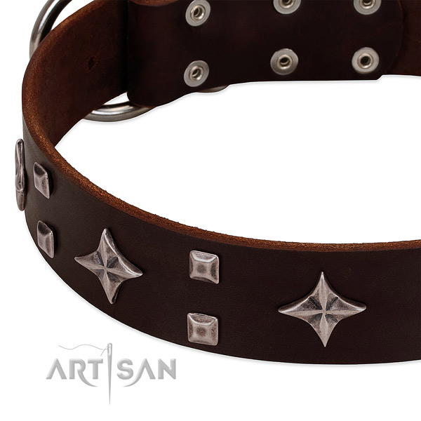 Unusual genuine leather dog collar for easy wearing