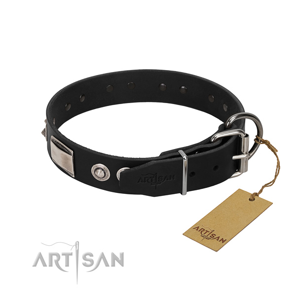 Stylish design collar of genuine leather for your canine